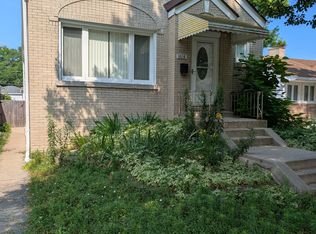 8830 Meade Ave, Morton Grove, IL 60053