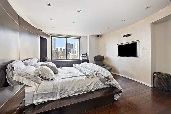 Rented by Compass | media 15