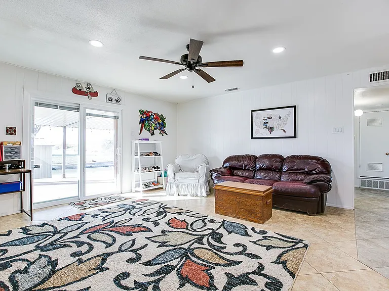 1510 Loop Dr — Photo 21