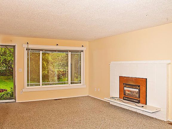 4th image of 1218 20th Ave SE