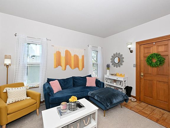3rd image of 2440 S Wentworth AVENUE
