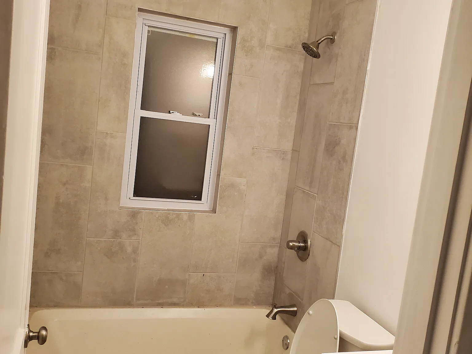 3 bed, 1347 sqft, $1,895 — Photo 3