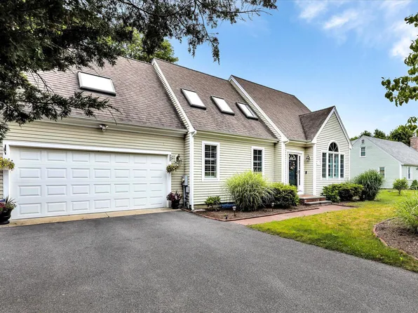 25 Pires Way, East Falmouth, MA 02536