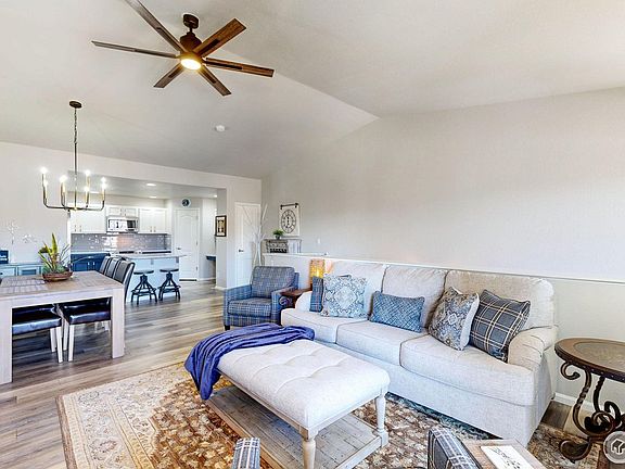 4th image of 2215 Calais Dr #7B