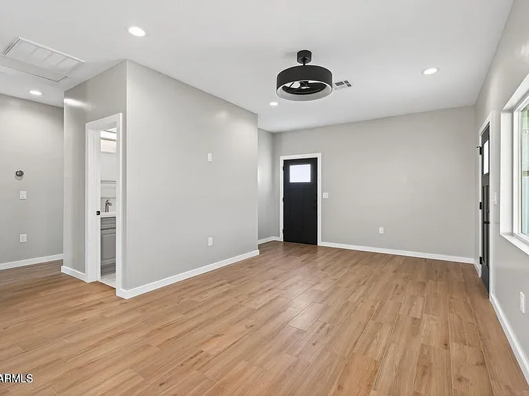 739 S Central Ave #2 — Photo 34