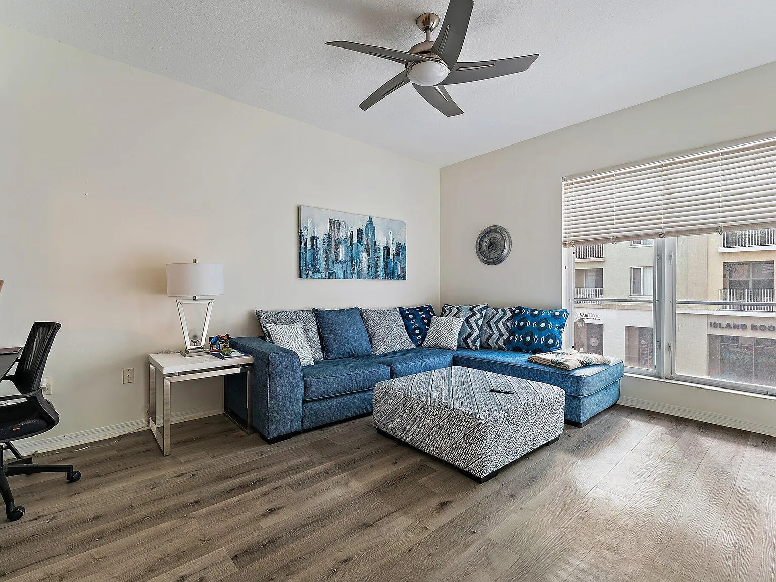 1 bed, 1.0 bath, 719 sqft, $2,100 — Photo 3