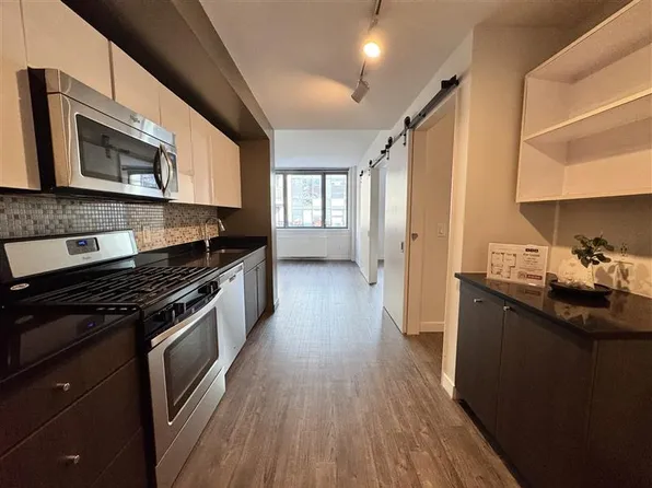 525 West 28th Street image 1 of 10