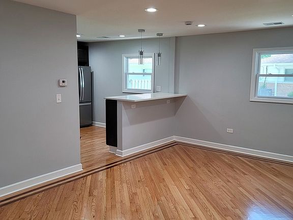 2nd image of 138 Iroquois St