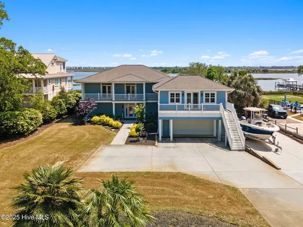 220 Shoreline Drive E, Sunset Beach, NC 28468