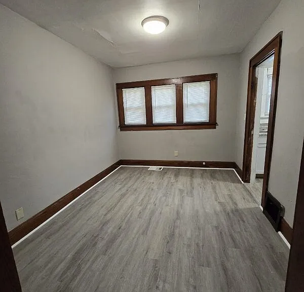 1216 Mattern Ave — Photo 3
