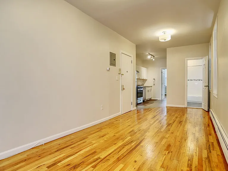 275 Webster Ave #2 — Photo 8