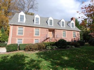 2422 Sandburg St, Dunn Loring, VA 22027
