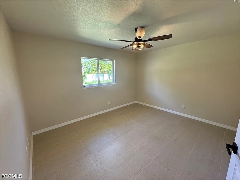 4426 SW Santa Barbara Pl — Photo 24