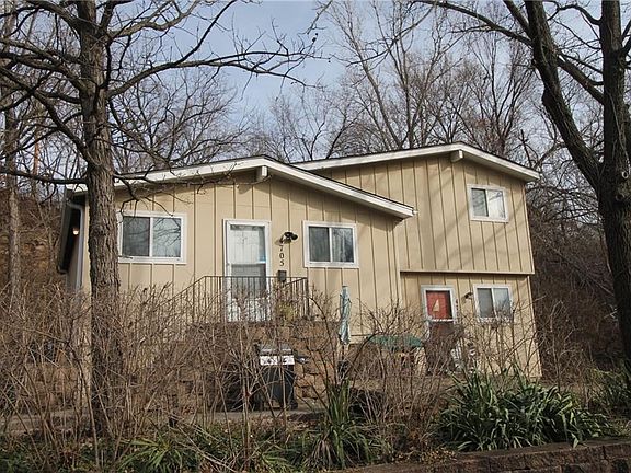 2nd image of 4701 Roe Ln