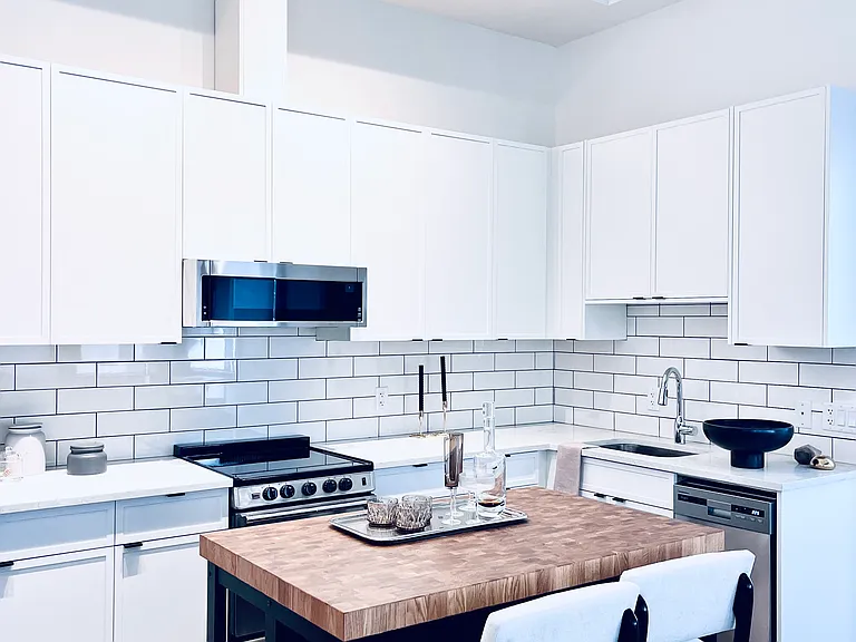 1523 Davie St #201 — Photo 17