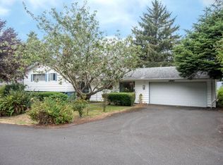 380 NE Edgecliff Dive, Waldport, OR 97394