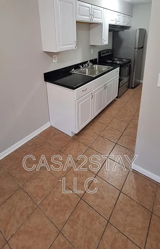 1 bed, 1.0 bath, 500 sqft, $675 — Photo 1