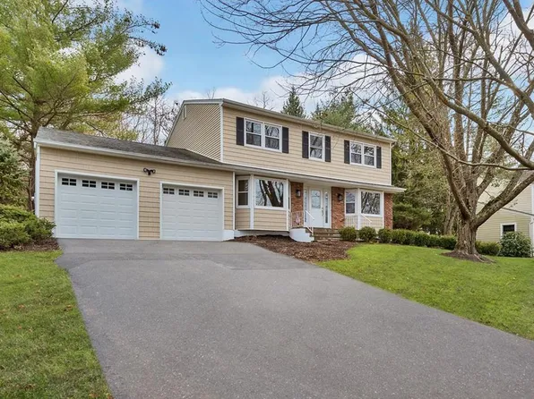 30 Sandstone Trl, New City, NY 10956