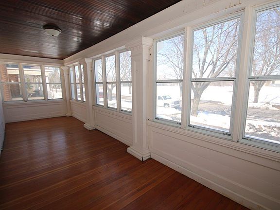 4th image of 1012 Laurel Ave #2