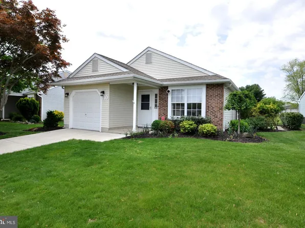 110 Bastian Dr, Mount Laurel, NJ 08054