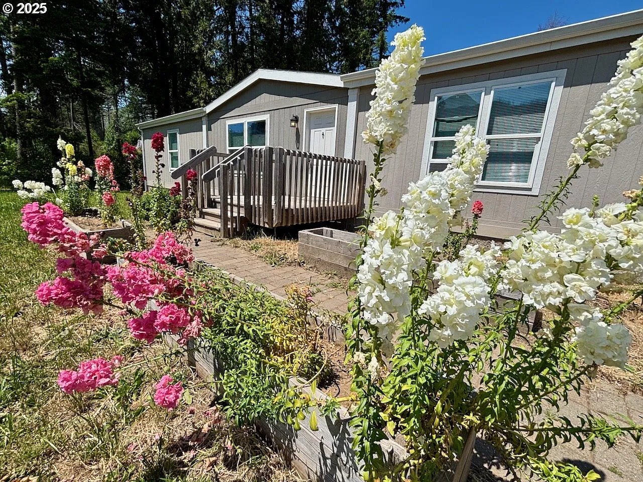 51211 McKenzie Hwy photo 1