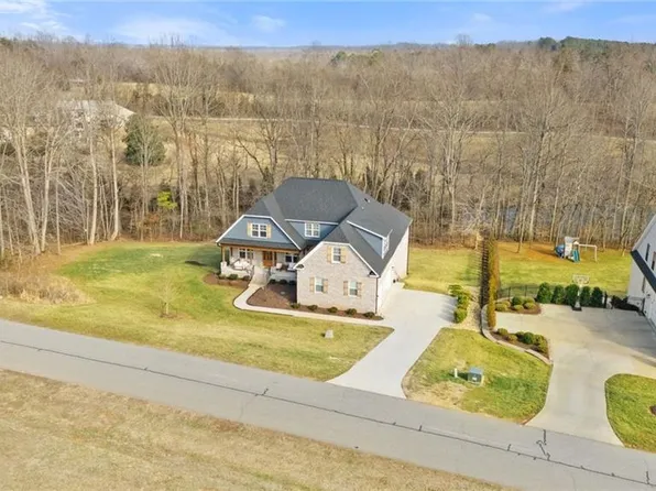 6374 Gumwood Rd, Oak Ridge, NC 27310