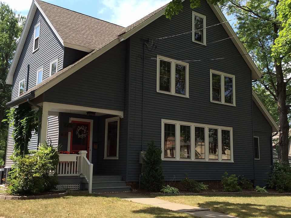 Front Yard - Curb Appeal!