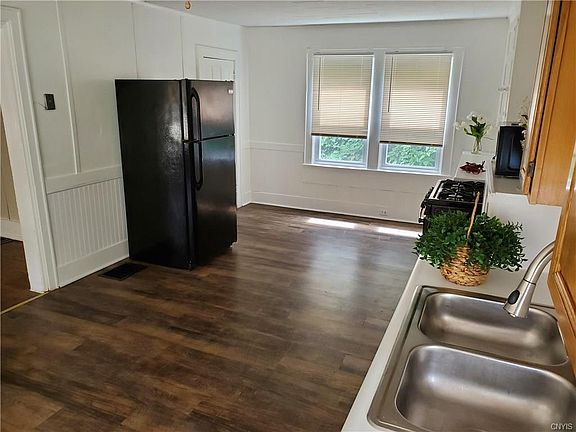 5th image of Tipp Hill Schuyler St #520