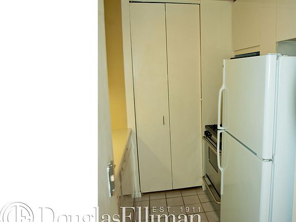 3rd image of 295 Greenwich St #4MN