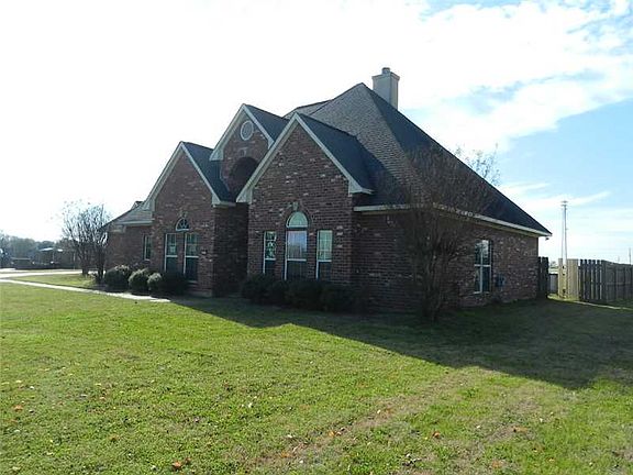 2nd image of 612 Dauphine Ln