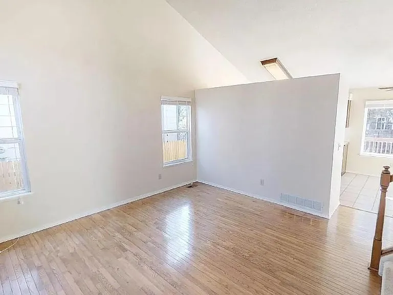 7836 Scarborough Dr — Photo 52