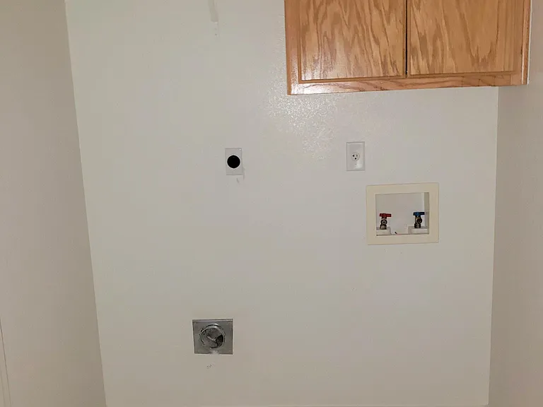 2810 Ashley Dr — Photo 8