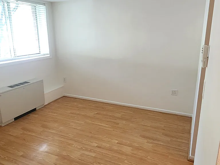 200 N Maple Ave #101 — Photo 8