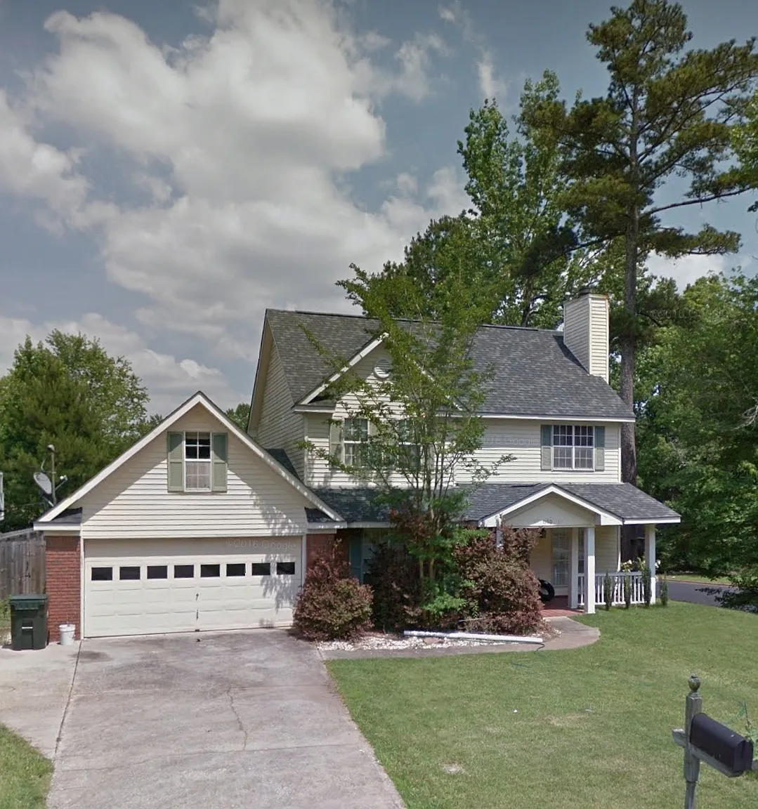 4 bed, 2.5 bath, 1790 sqft, $2,300 — Photo 1