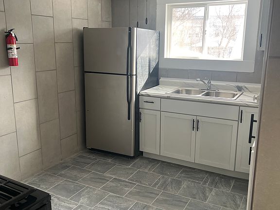 3rd image of 1015 N Chicago Ave