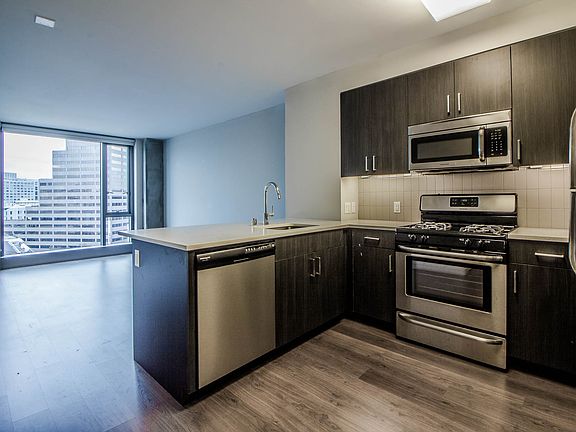 4th image of 103 Polk St #1013