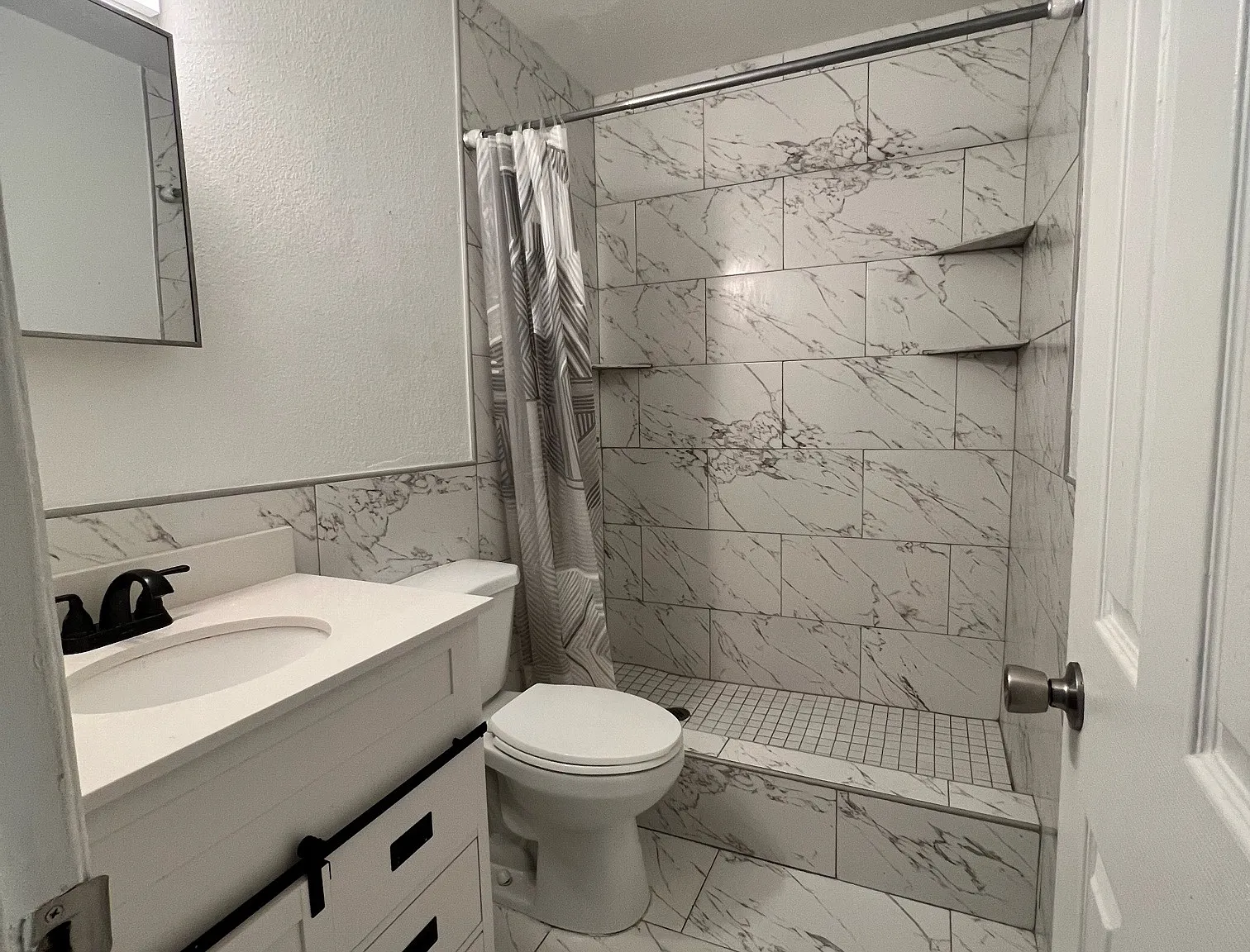 2 bed, 850 sqft, $1,400 — Photo 2