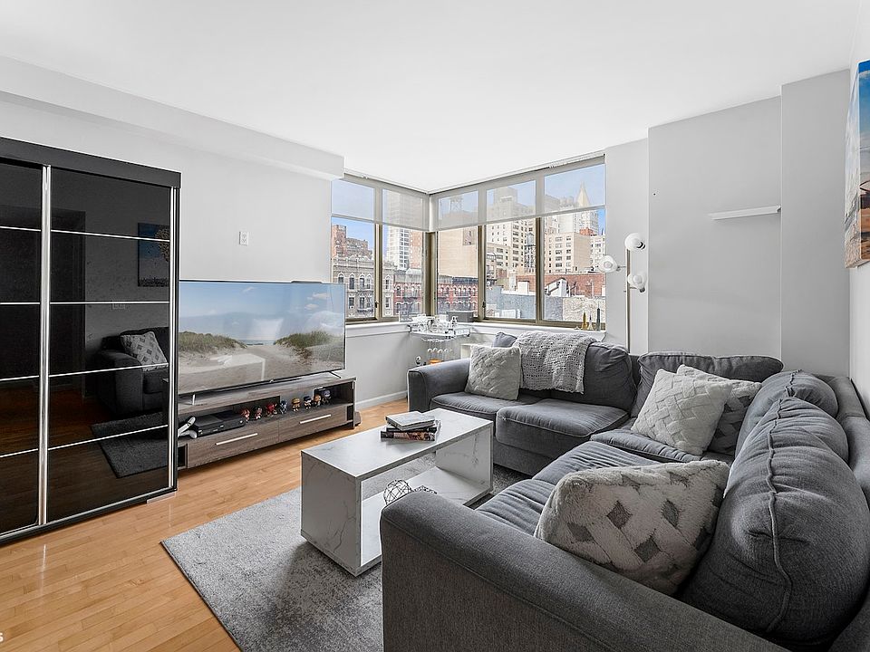 1st image of 250 E 30th St APT 6G