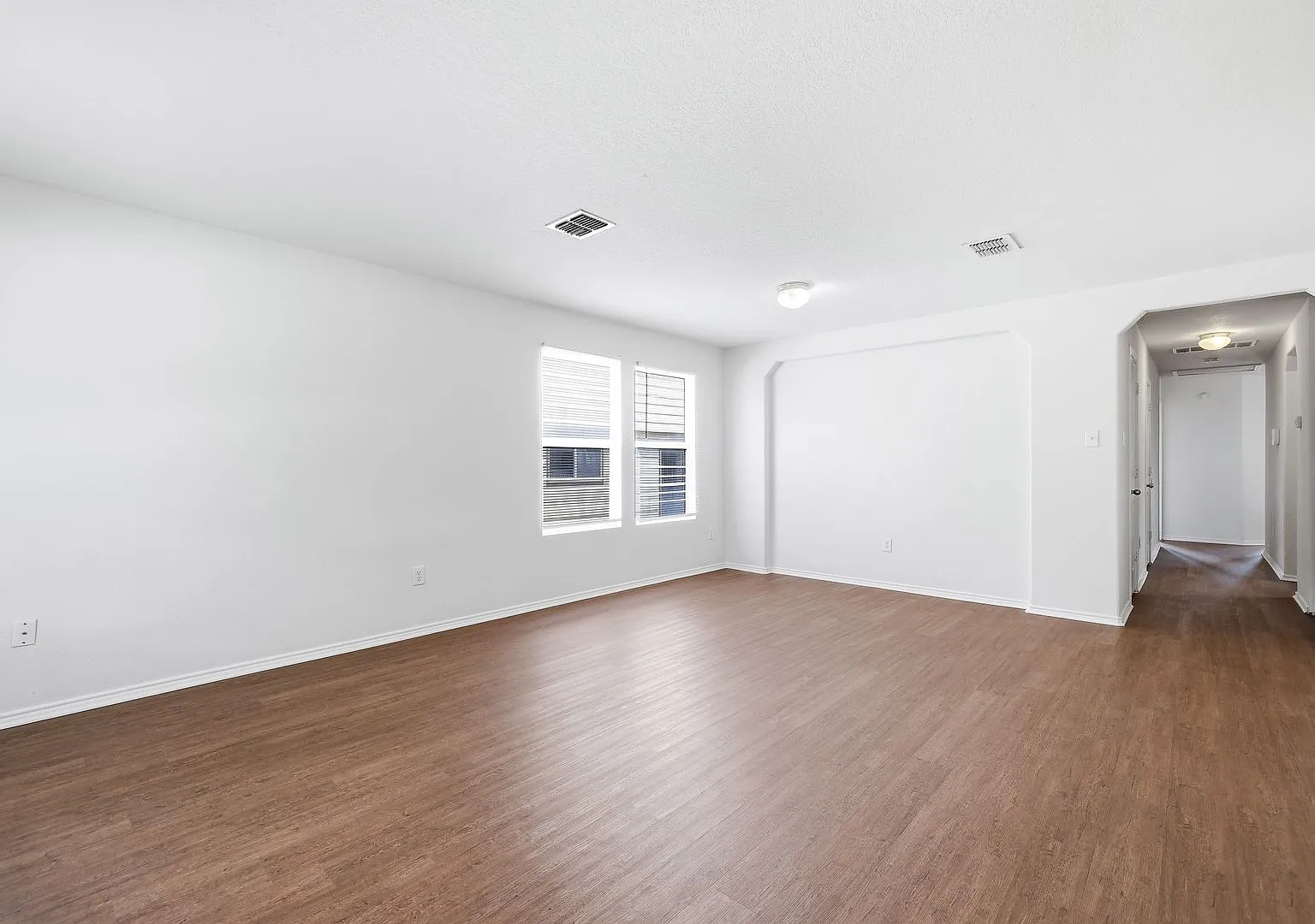 Beautifully Updated Two-Story Home in Monticello Ranch — Photo 3