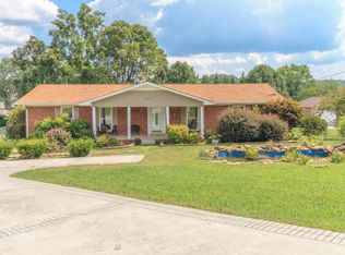 280 Sharp Acres Rd, Jacksboro, TN 37757