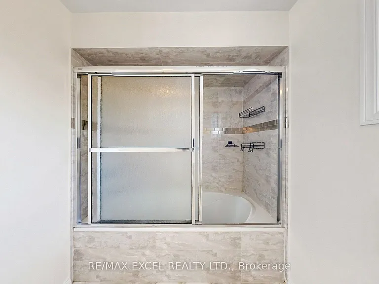 21 Mary Gapper Cres — Photo 37