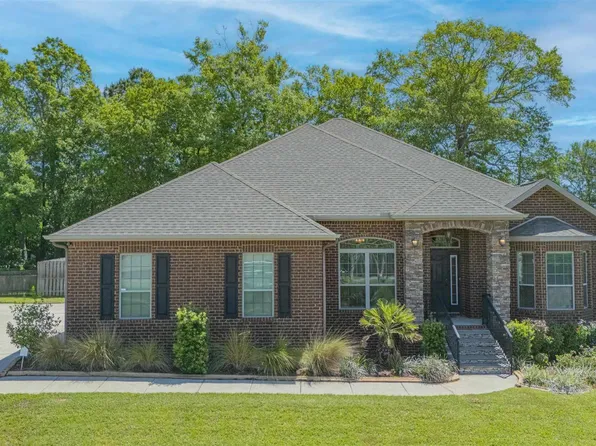 2190 Staff Dr, Cantonment, FL 32533