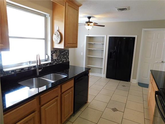 4th image of 216 Morgan Ct