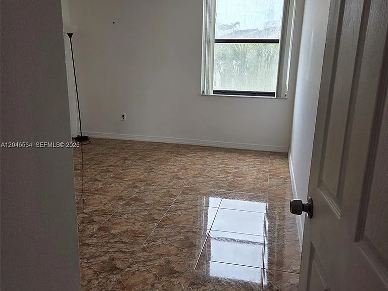 14601 N Kendall Dr #304K — Photo 14