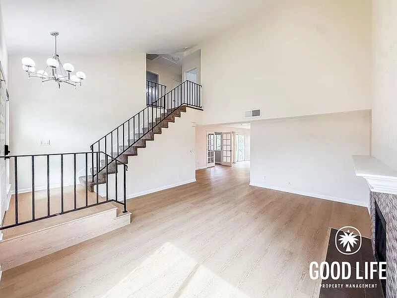 5 bed, 4.0 bath, 2781 sqft, $7,500 — Photo 3