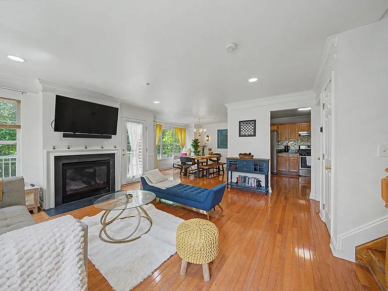 180 Blue Heron Dr #180 — Photo 10
