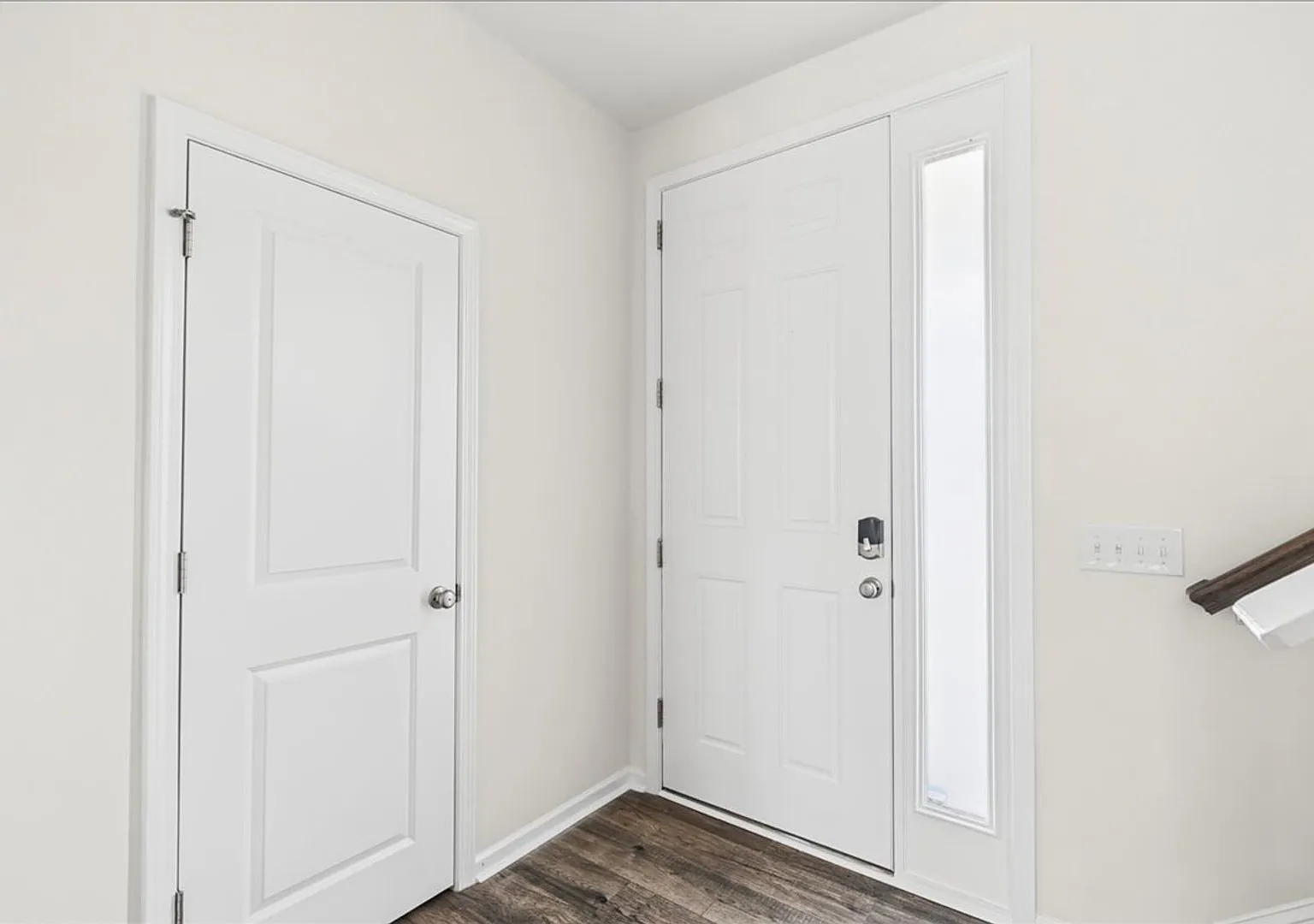 Beautiful 4 Bed/2.5 Bath Home in The Commons! — Photo 3