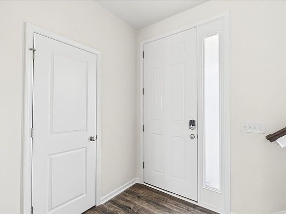 3rd image of 33 Southern Way