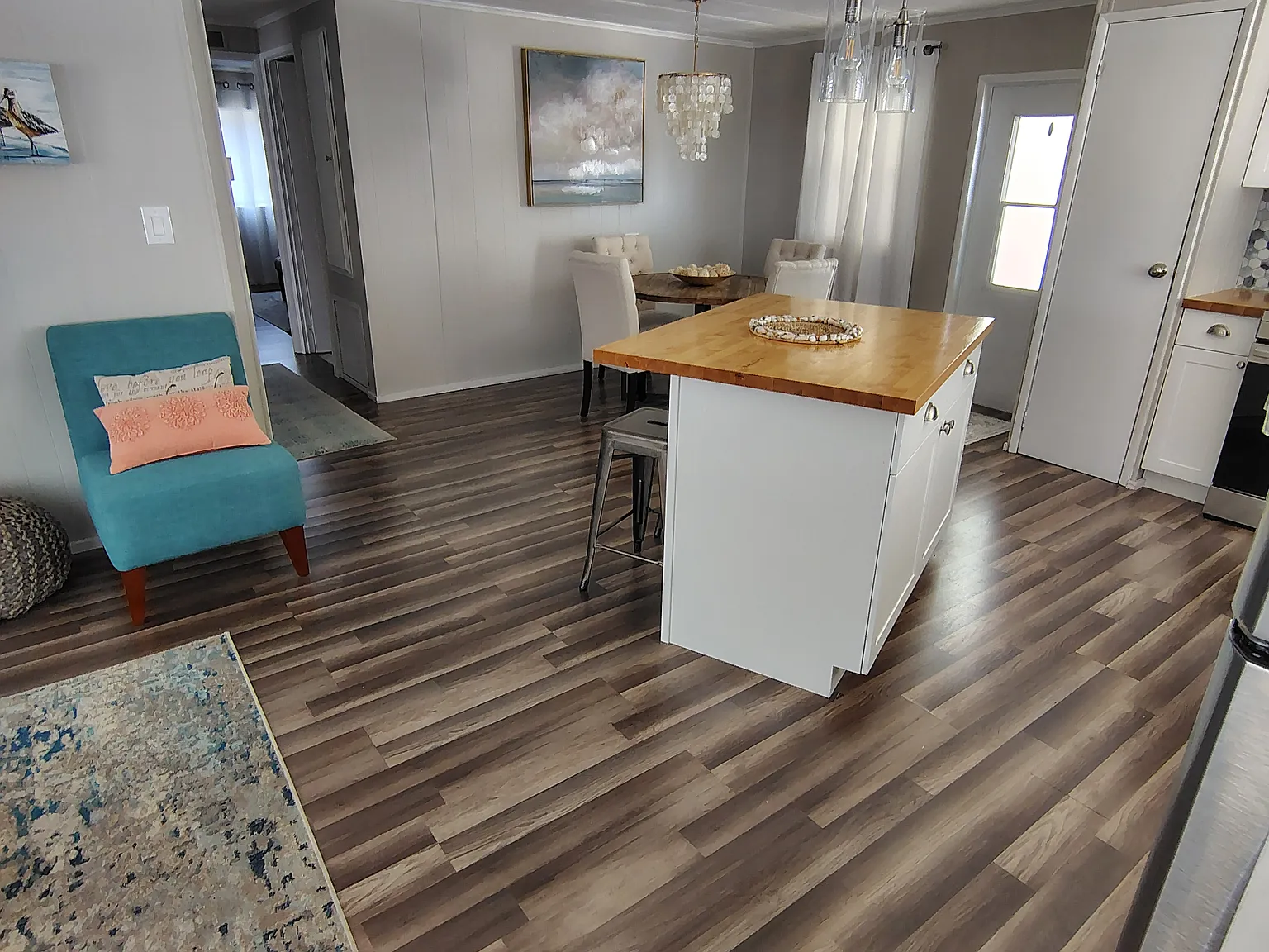2 bed, 968 sqft, $2,400 — Photo 3
