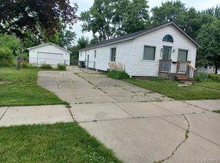 7227 Stephens Rd, Center Line, MI 48015